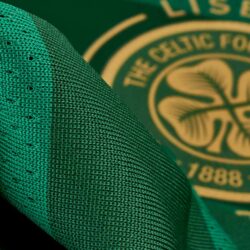 Celtic 2017-18 Home Shirt (Excellent) S