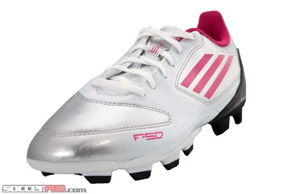 ladies soccer shoes