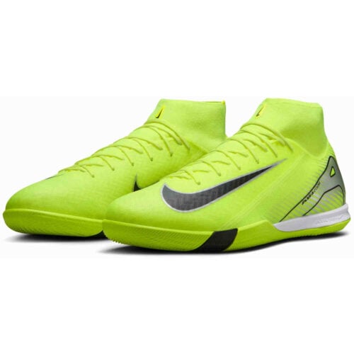 Nike youth indoor soccer shoes canada hotsell