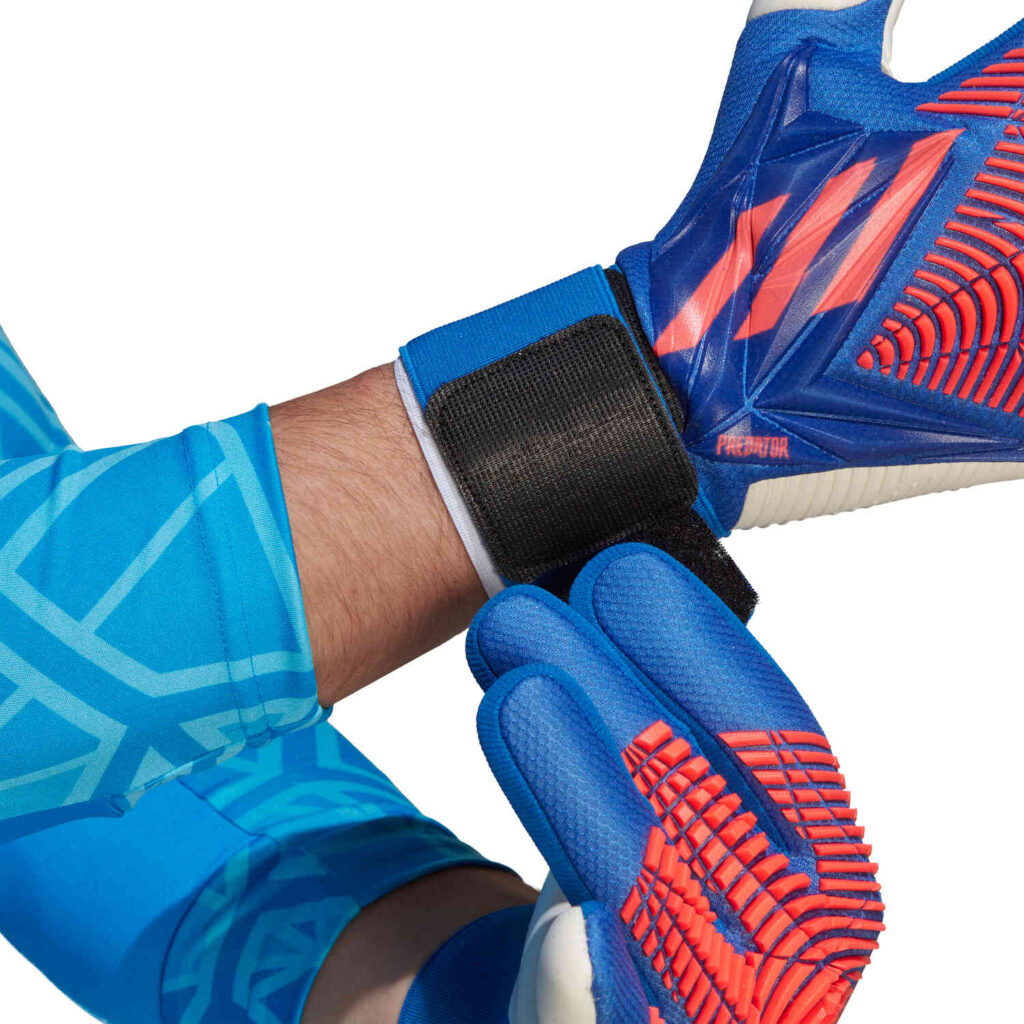 adidas-predator-competition-goalkeeper-gloves-sapphire-edge-soccerpro